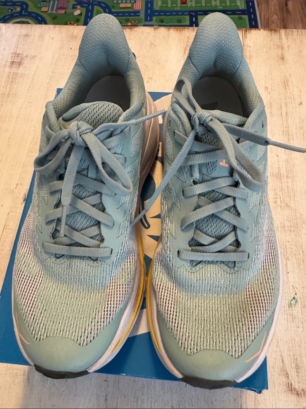 Hoka Women’s Challenger 8